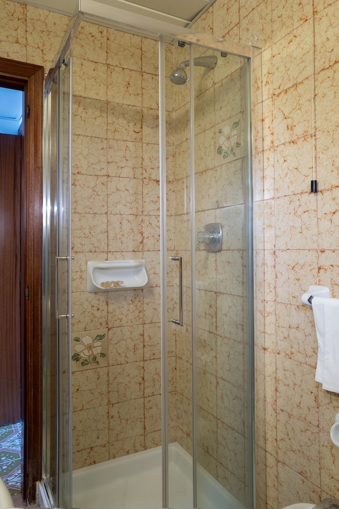 Double or Twin Room, Balcony, Sea View - Photo 23