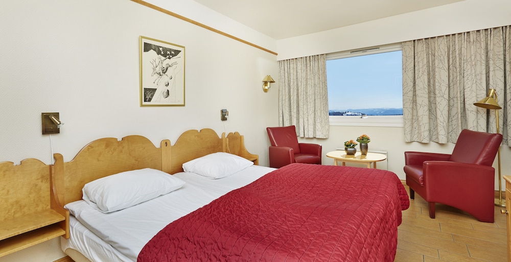 Standard Double Room, 1 Queen Bed with Sofa bed, Non Smoking photo 2