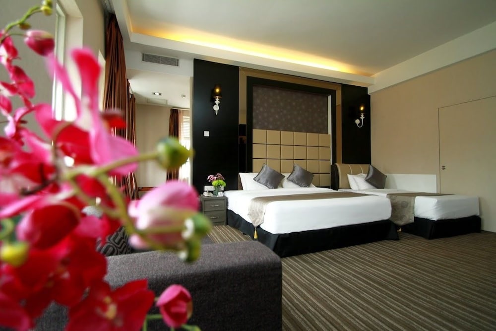 Superior Family Suite With Bathtub photo 2