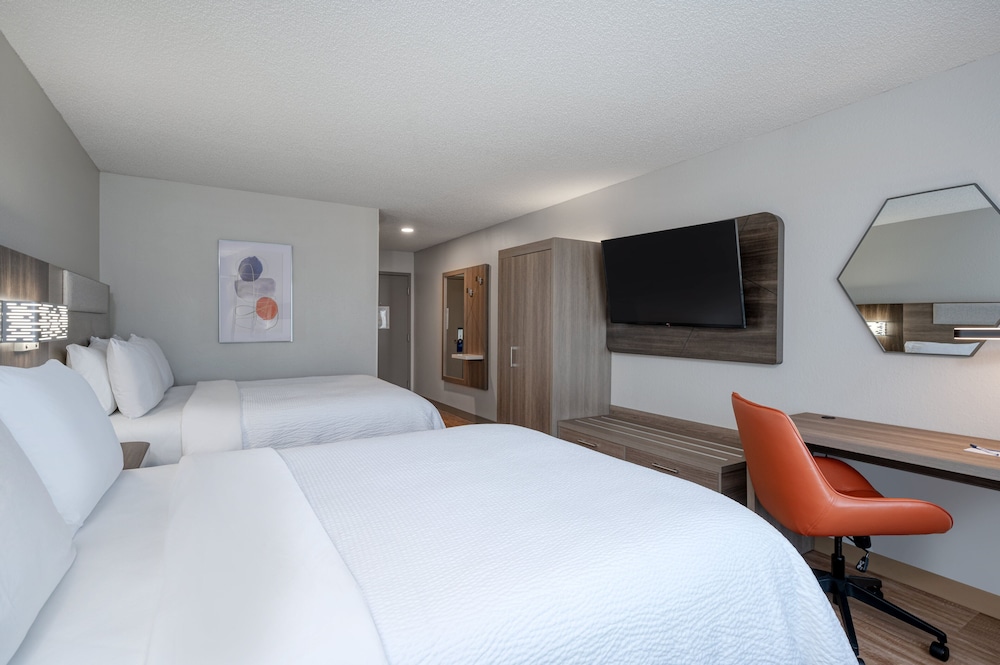 Standard Room, 2 Queen Beds - Photo 4