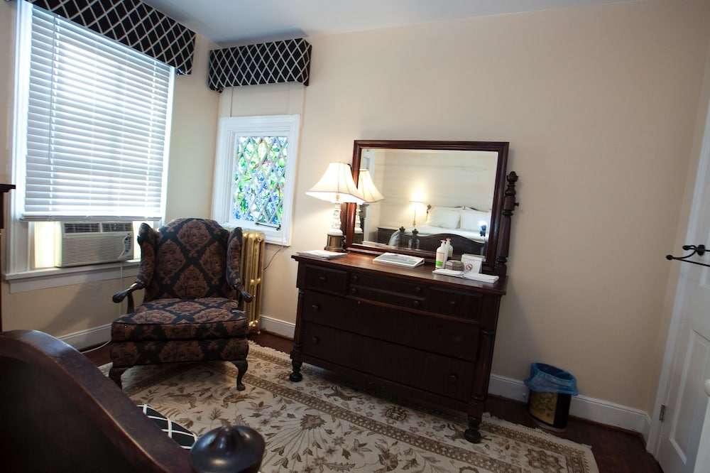 Comfort Room, 1 Queen Bed (Garden Room) photo 2