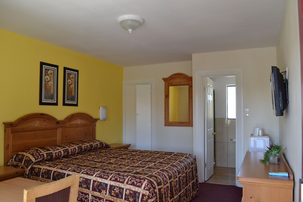 Standard Room, 1 King Bed photo 1
