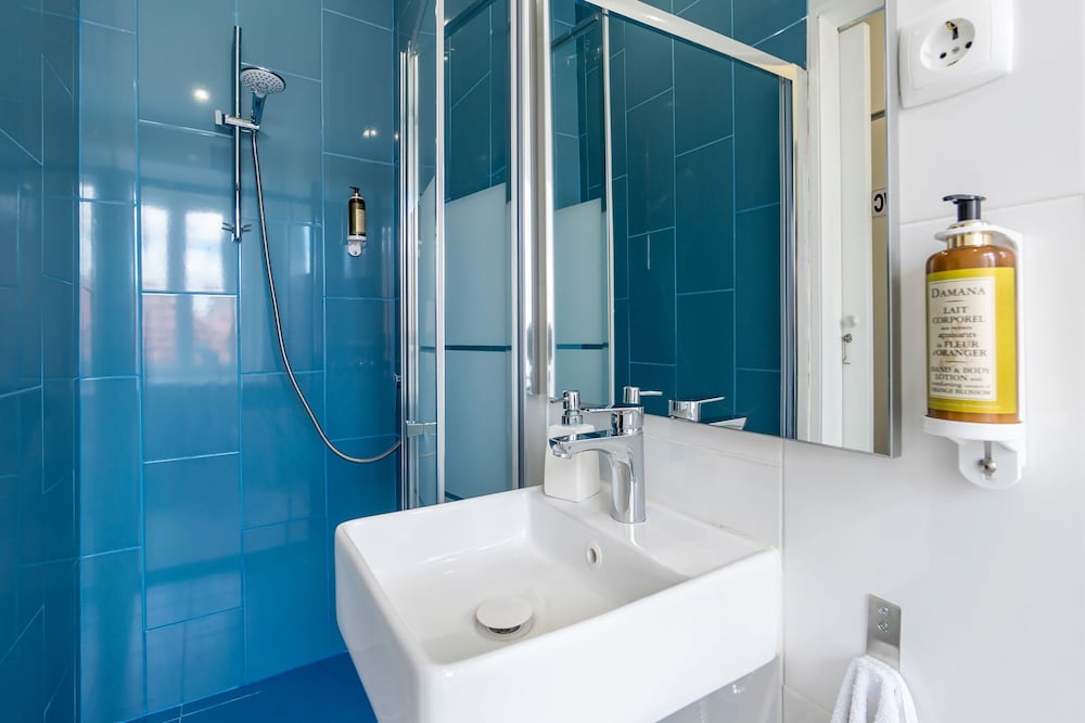 Double Room, Shared Bathroom (Modern) - Photo 15