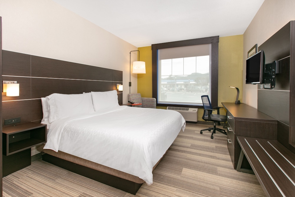 Suite, 1 King Bed (Additional Living Area) - Photo 8