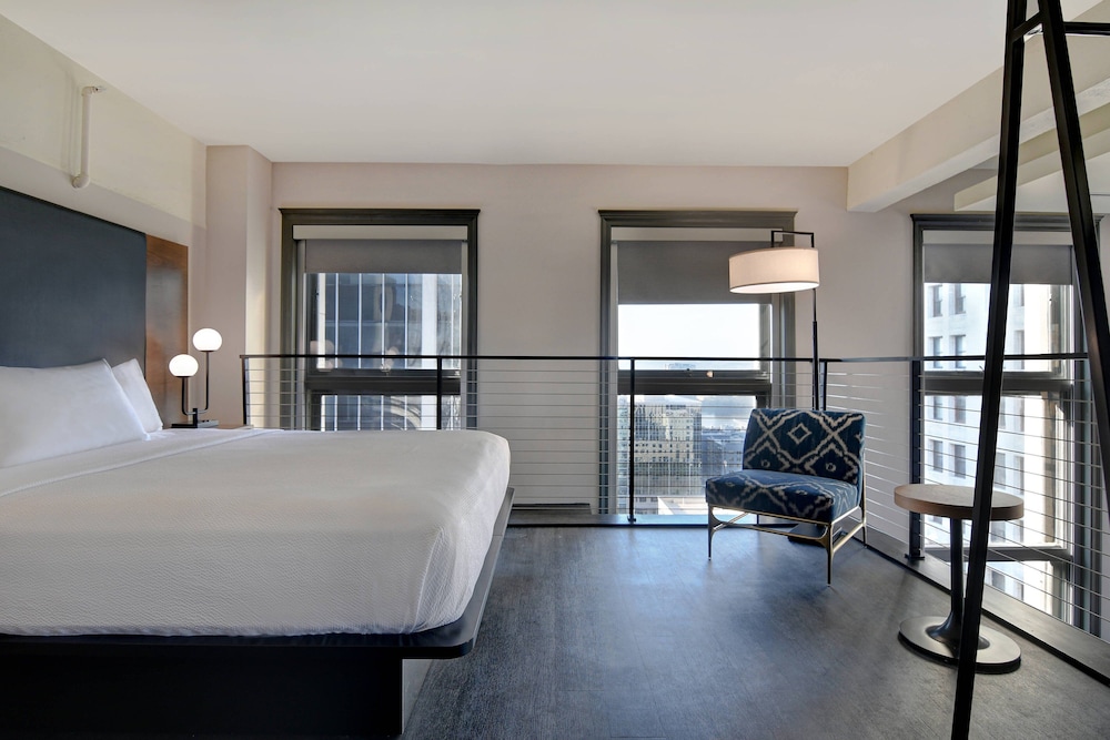 Suite, Multiple Beds, City View