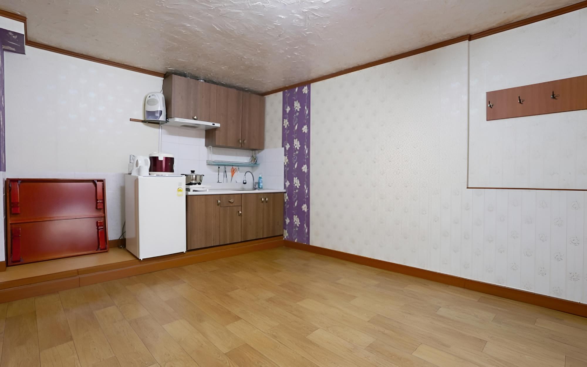 Room (Grape) photo 1