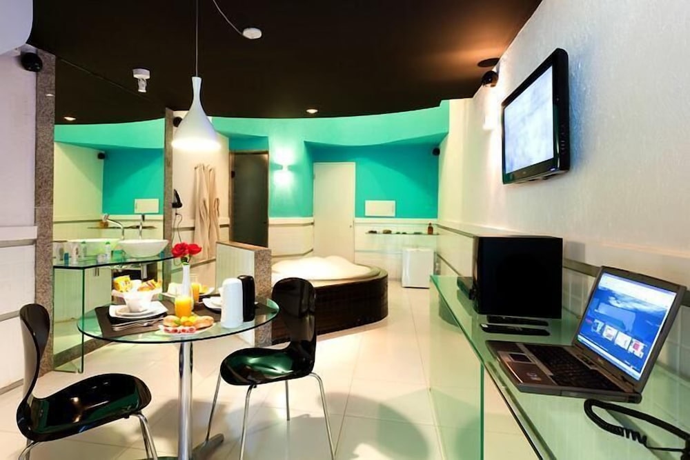 Luxury Suite