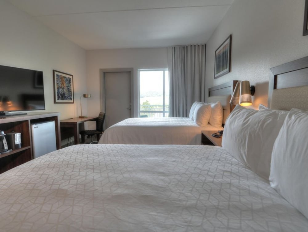 Premium Room, 2 Queen Beds, Balcony, River View (Top Floor) - Photo 5
