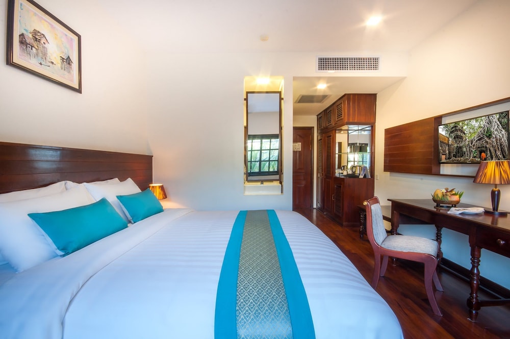 Deluxe King Room photo 1