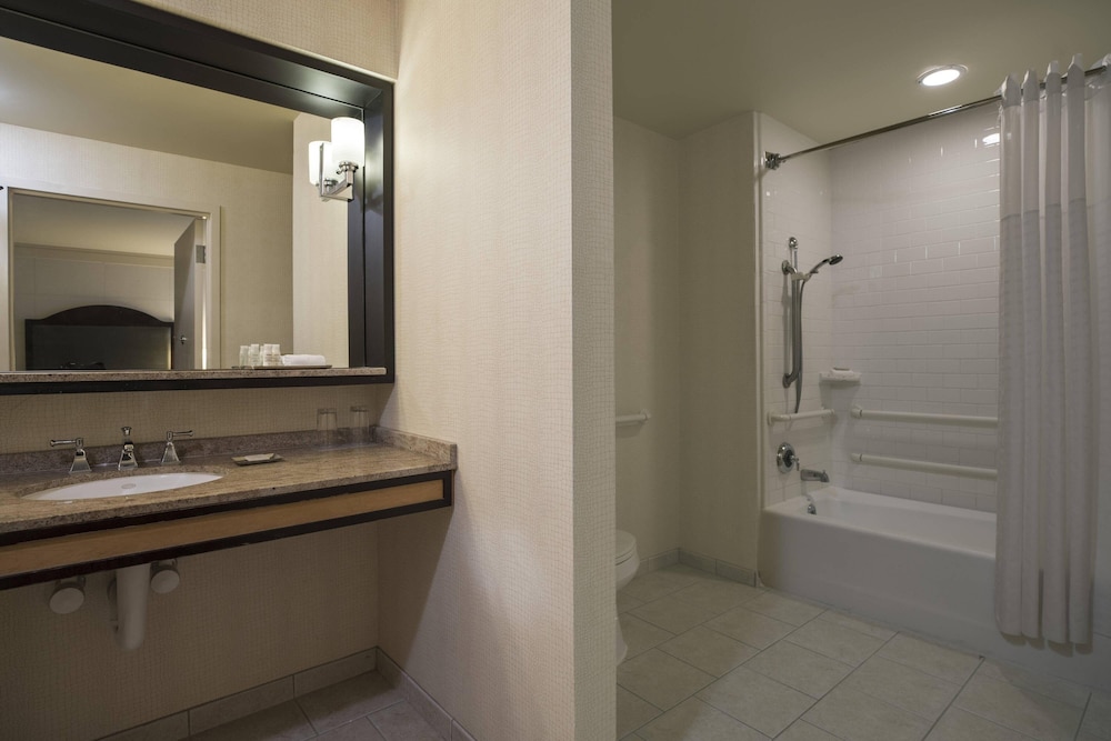Suite - Photo 3