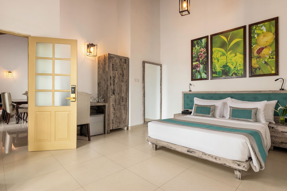 Forest Villa- Mountain View photo 1