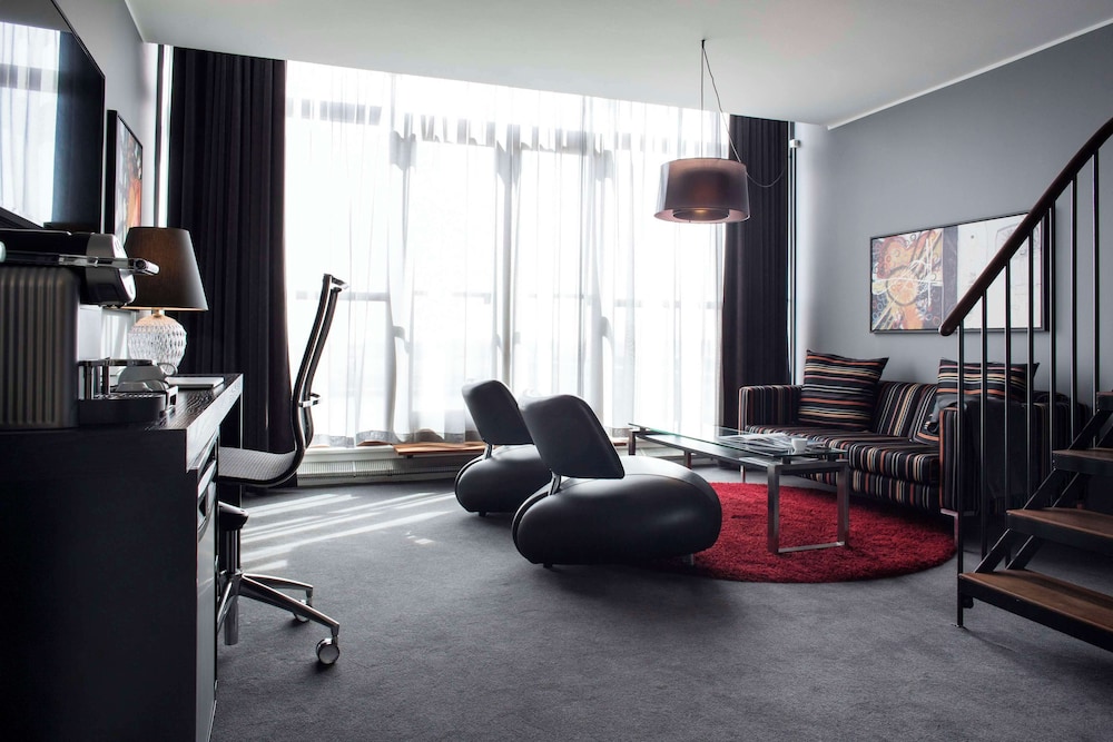 Suite (Harbour) - Photo 4