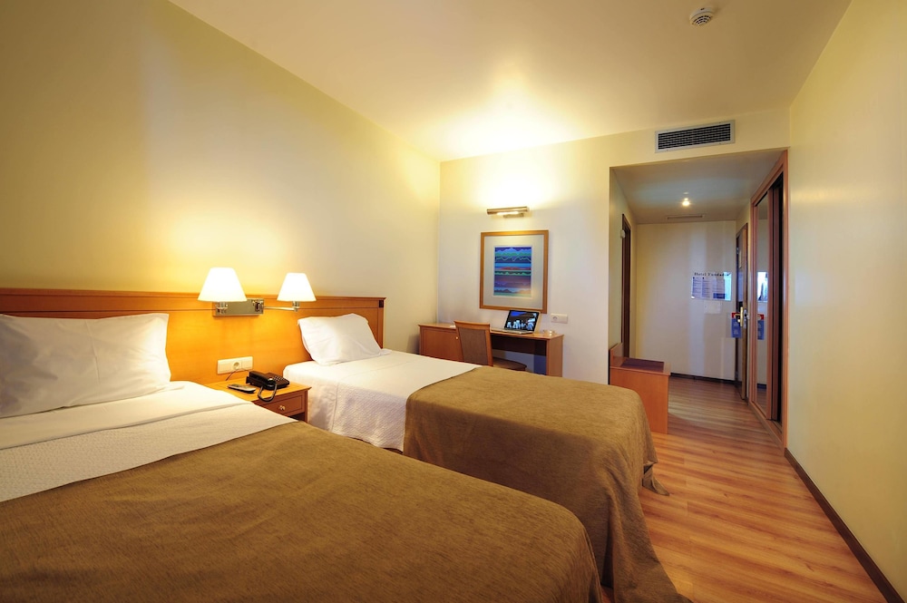 Twin Room (Single Use)
