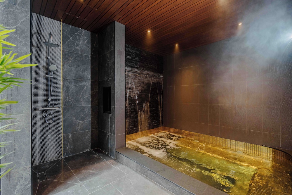 Private Pool Villa with Onsen - Photo 16