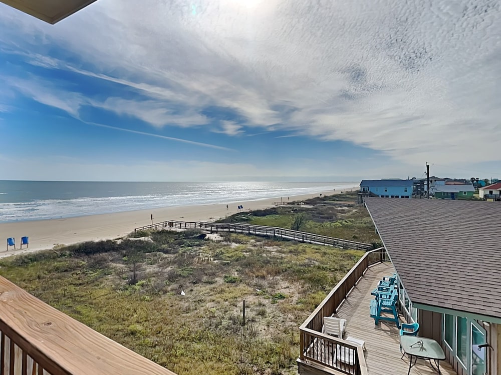 House, Multiple Beds, Kitchen, Ocean View photo 3
