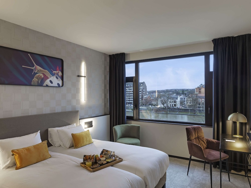 Classic Room, 2 Twin Beds, River View - Photo 1