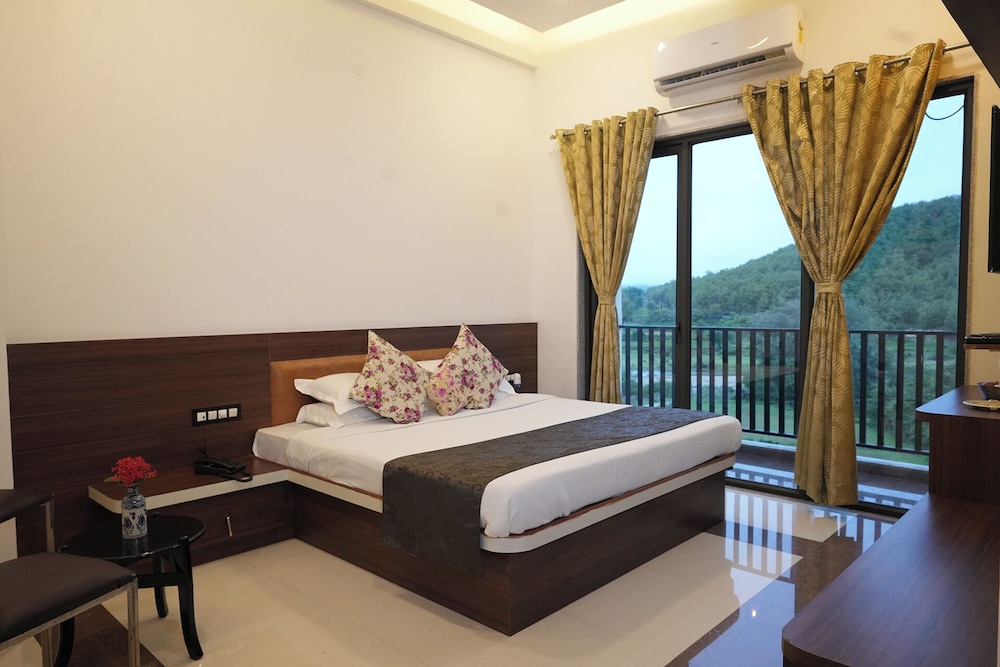 Superior Double or Twin Room photo 1