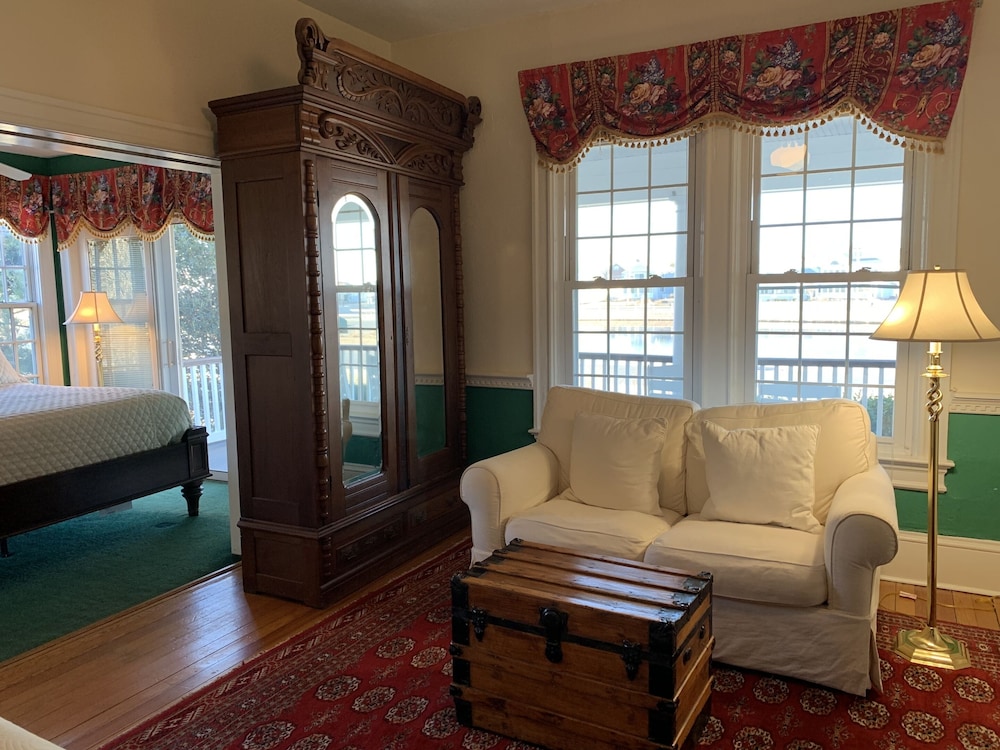 Luxury Suite photo 2