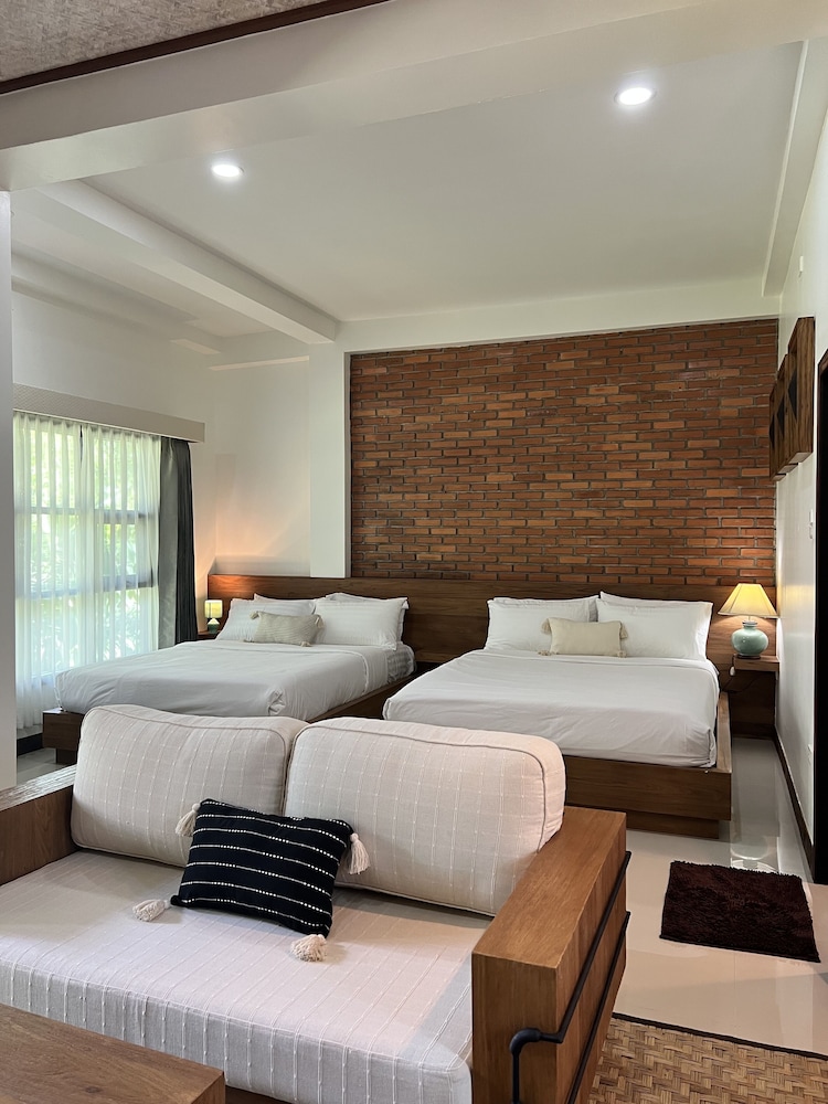 Villa Family Room with Garden View
