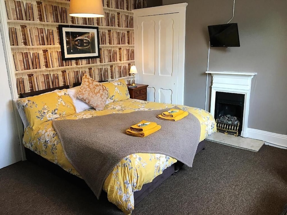 Deluxe Double or Twin Room, Ensuite photo 2
