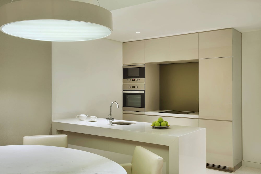 Room, 1 Bedroom thumbnail 5