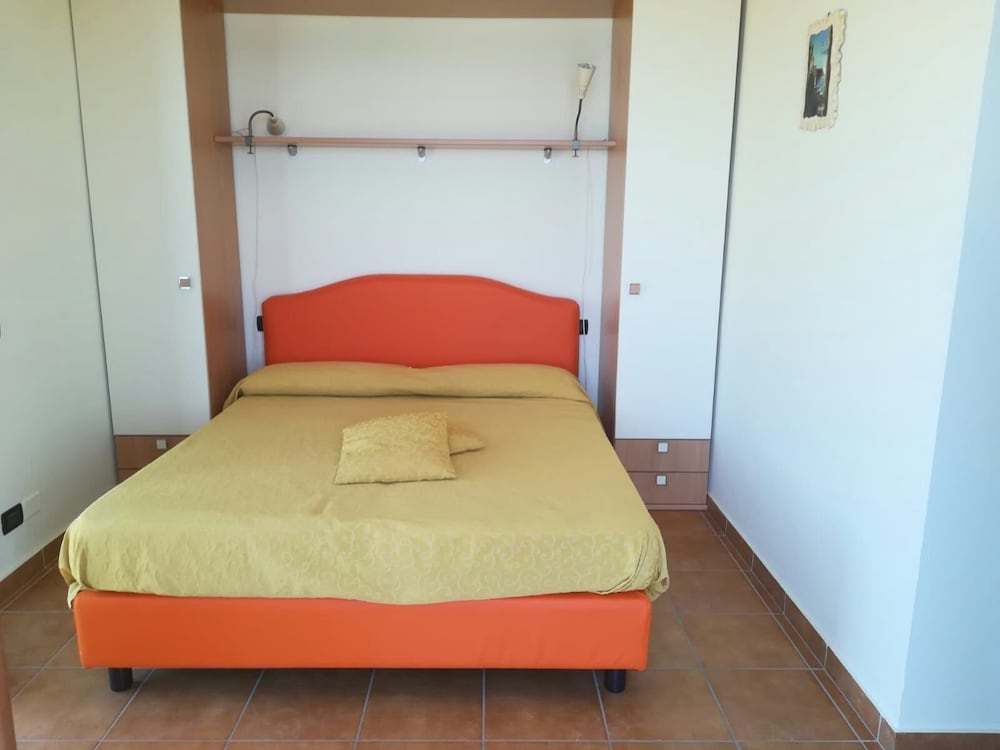 Suite, Sea View