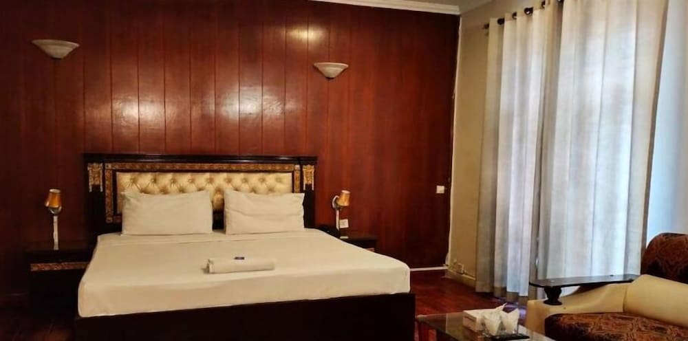 Deluxe Double or Twin Room, Courtyard View