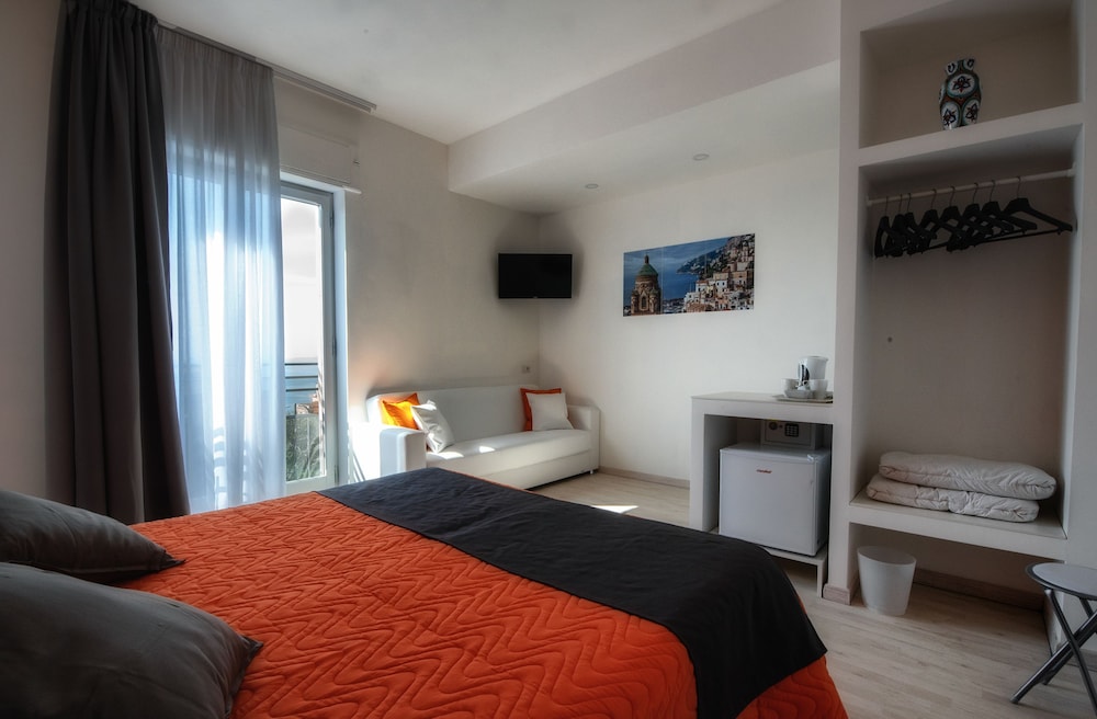 Design Triple Room, 1 Bedroom photo 2