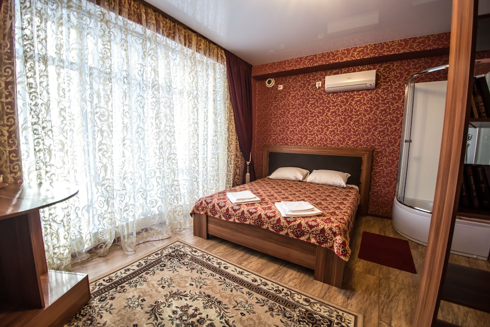 Double Room (Large) photo 2