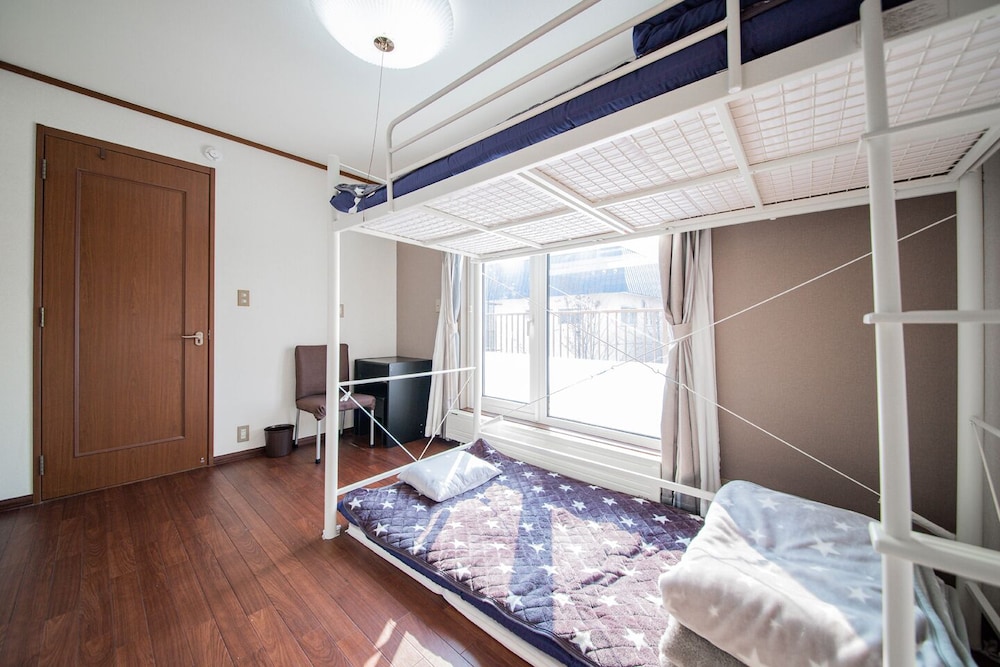 House - Photo 4