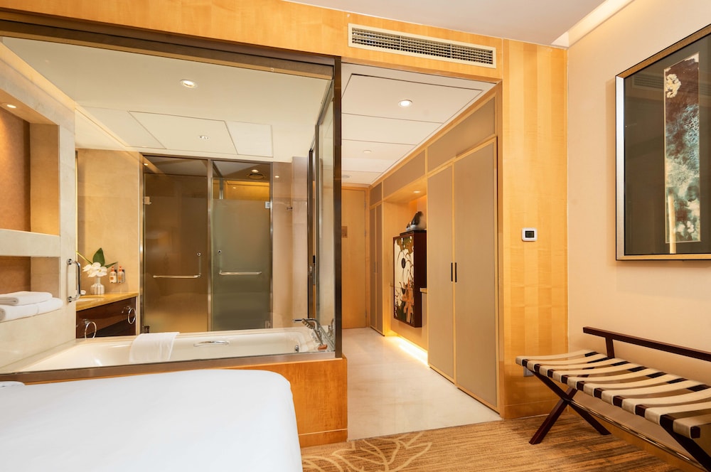 Suite, 1 Bedroom (High Floor) - Photo 6