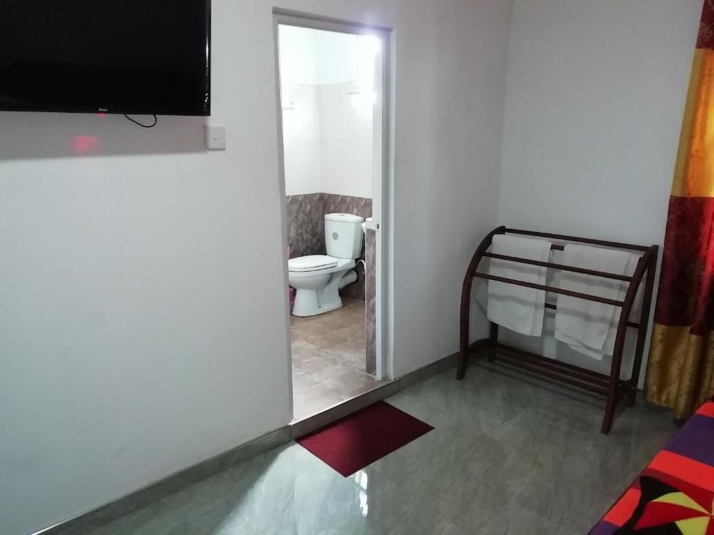 Family Room (AC) photo 2