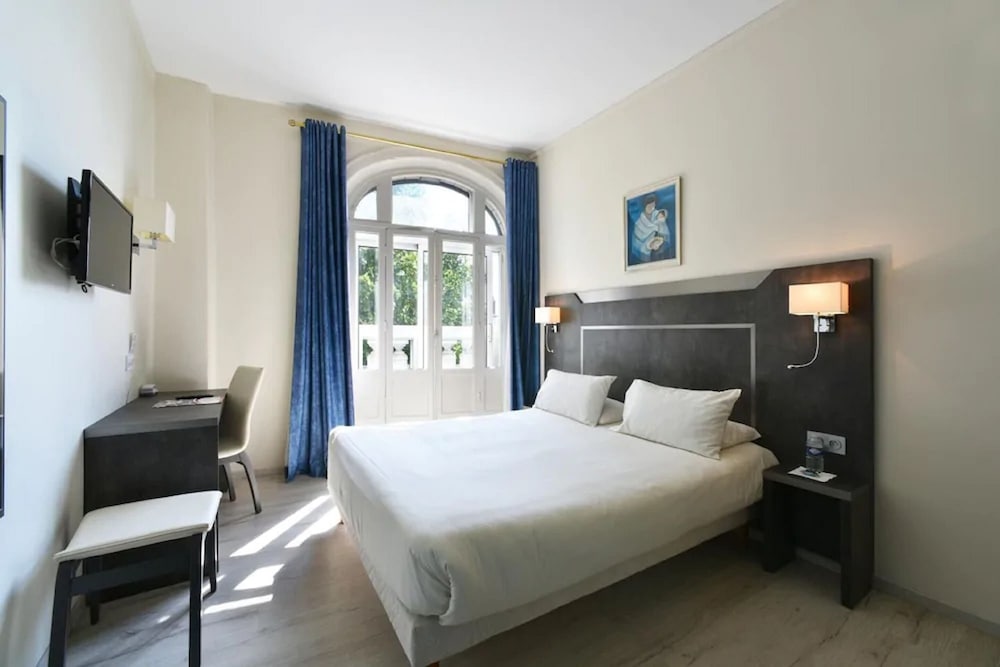 Standard Double Room photo 2