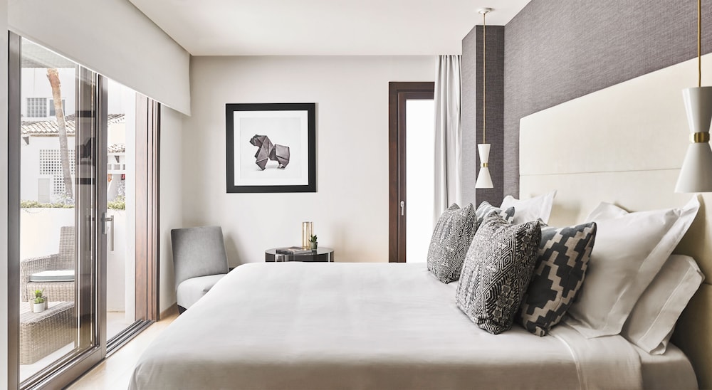 Suite, 4 Bedrooms