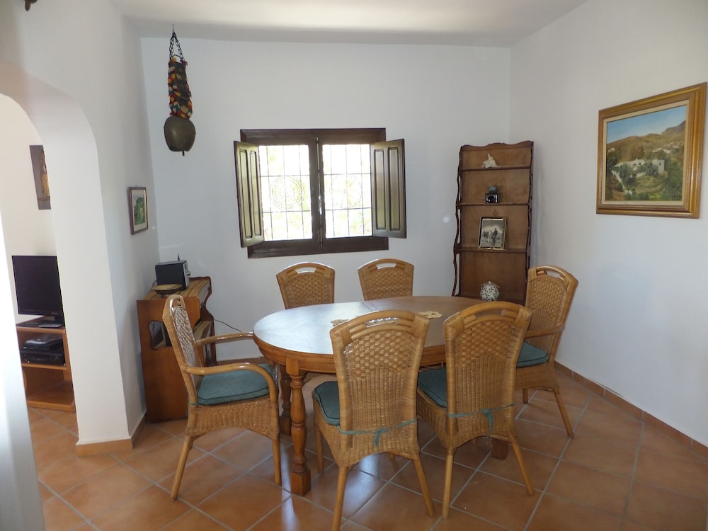 House, 3 Bedrooms photo 3