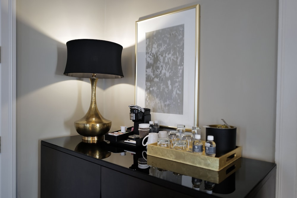 Suite, 1 Bedroom - Photo 13