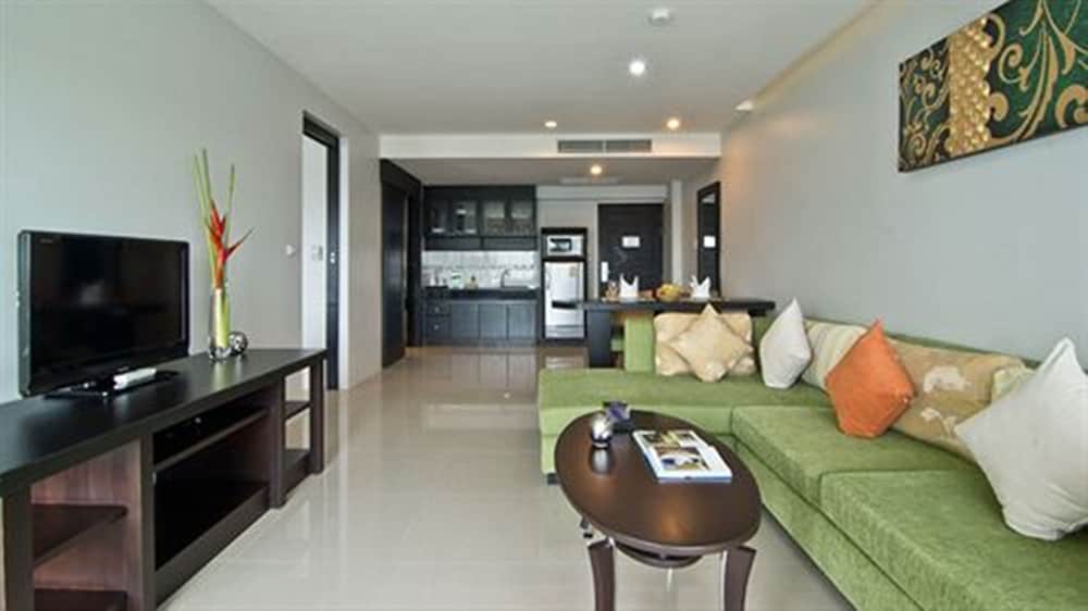 Suite - Photo 6