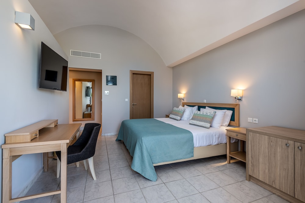 Double Room Garden View | Resort Area - Photo 4