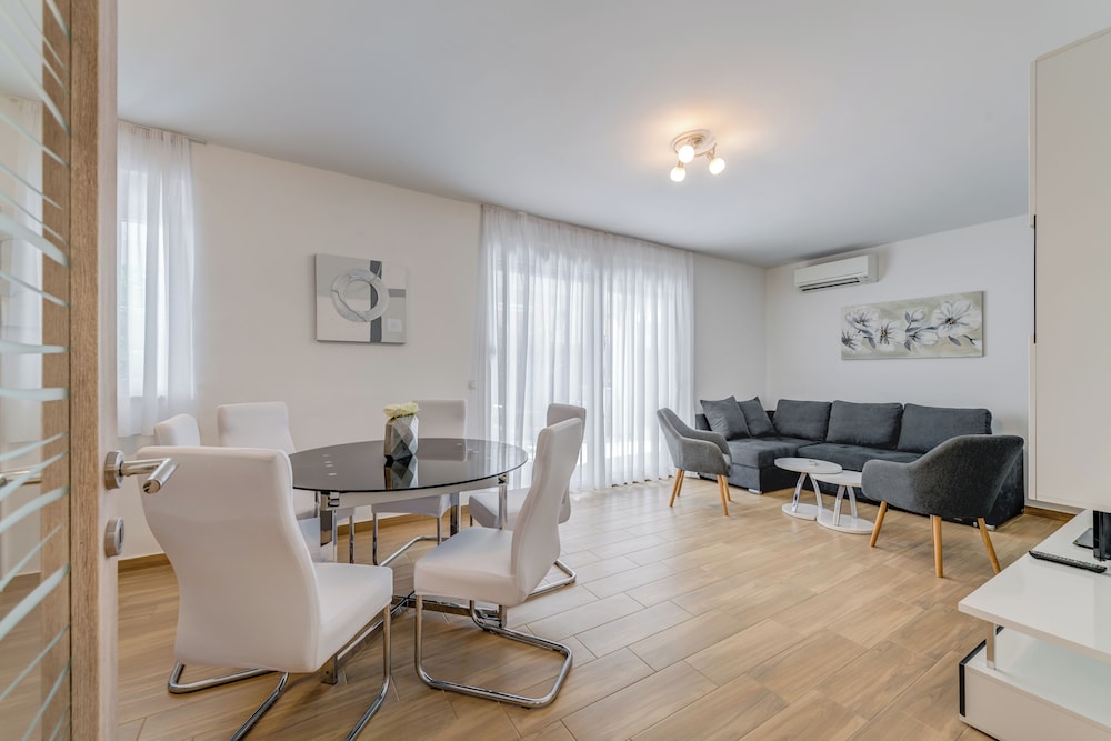 Deluxe Villa