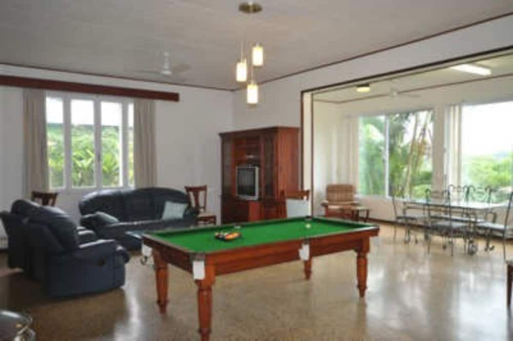 Vatu House (3 Queens & 2 Bunk Beds) photo 1