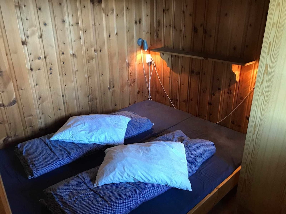Traditional Cottage, Multiple Beds, Lake View, Lakeside photo 2