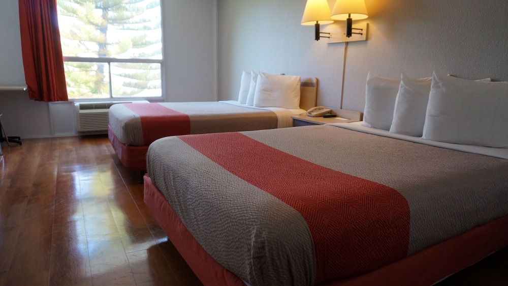 Premium Suite, Multiple Beds, Non Smoking photo 2