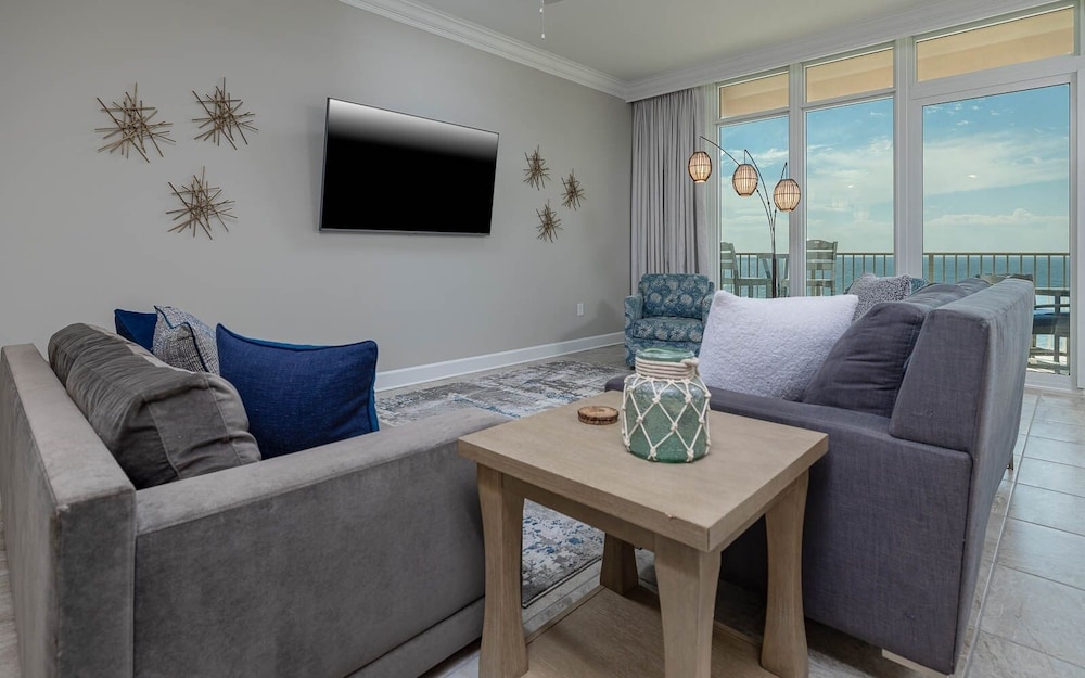 Condo, 2 Bedrooms
