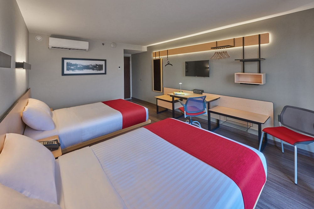 Room, 2 Double Beds - Photo 2