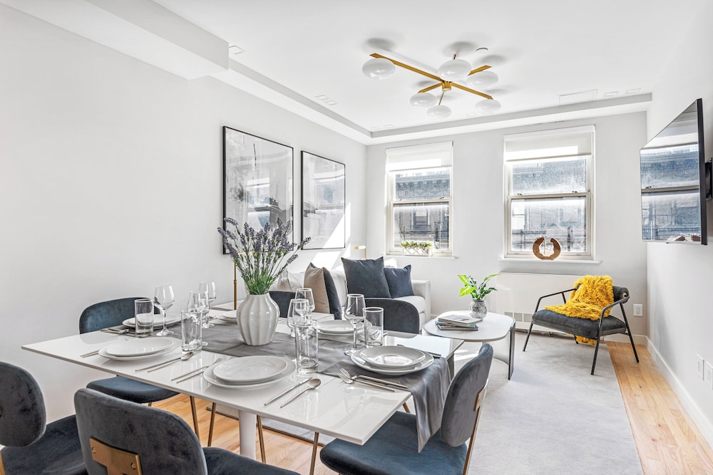 Presidential Apartment, 3 Bedrooms, Kitchen, City View photo 3