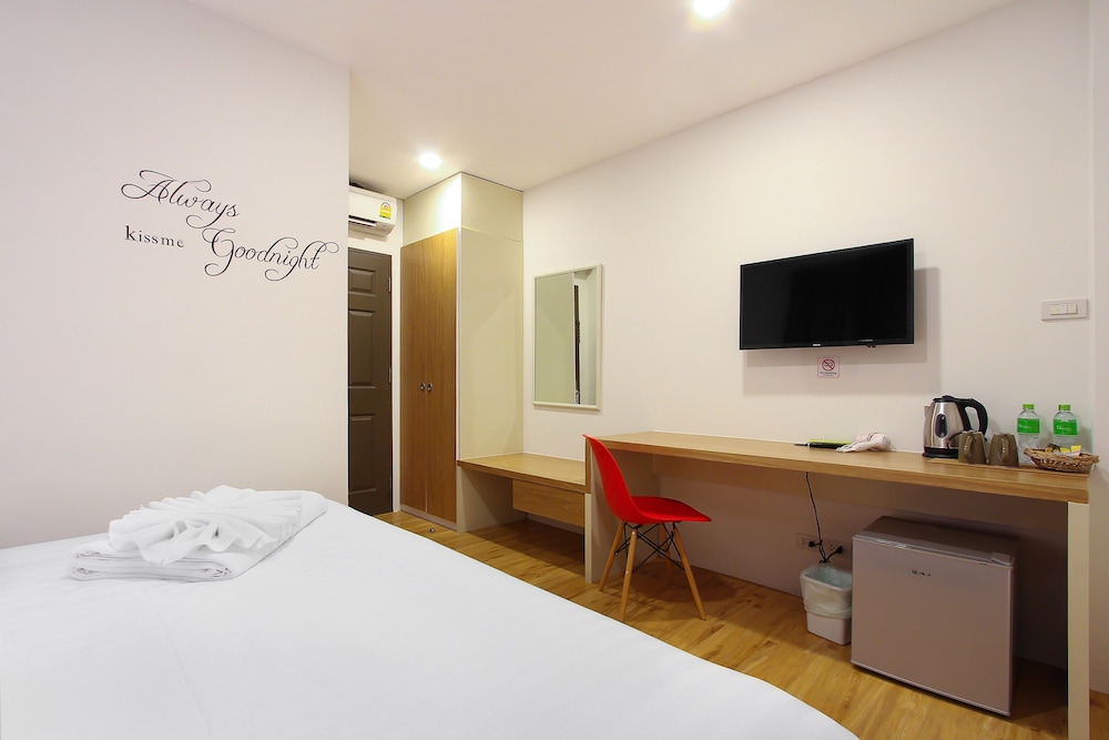 Standard Double Room, No Windows photo 3