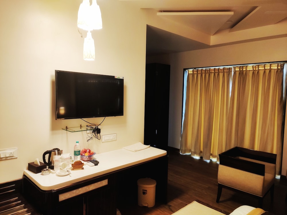 Grand Room photo 2