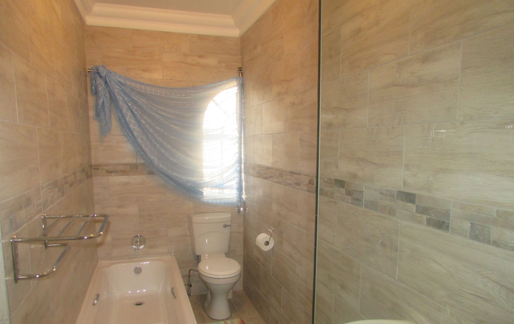Room (12) photo 2