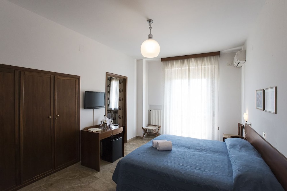 Triple Room, Balcony photo 3