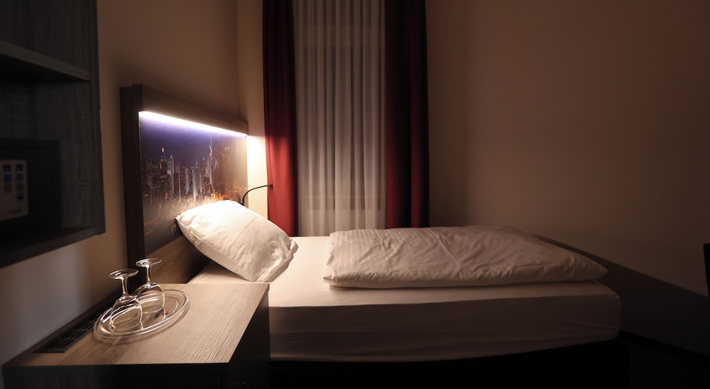 Single Room, Courtyard View